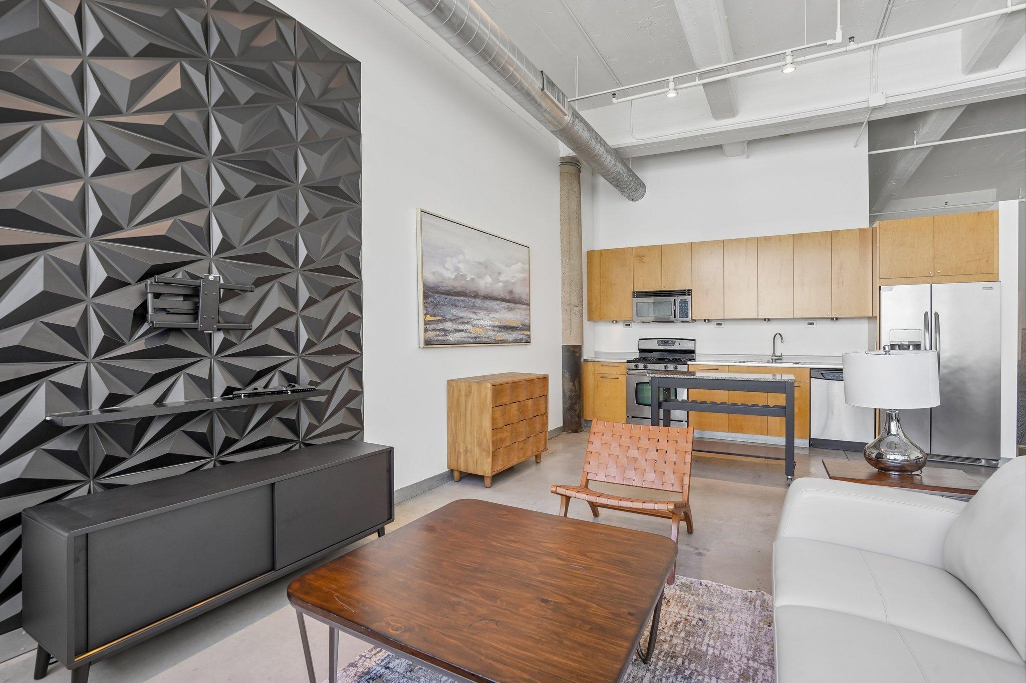 700 Washington Avenue N 523