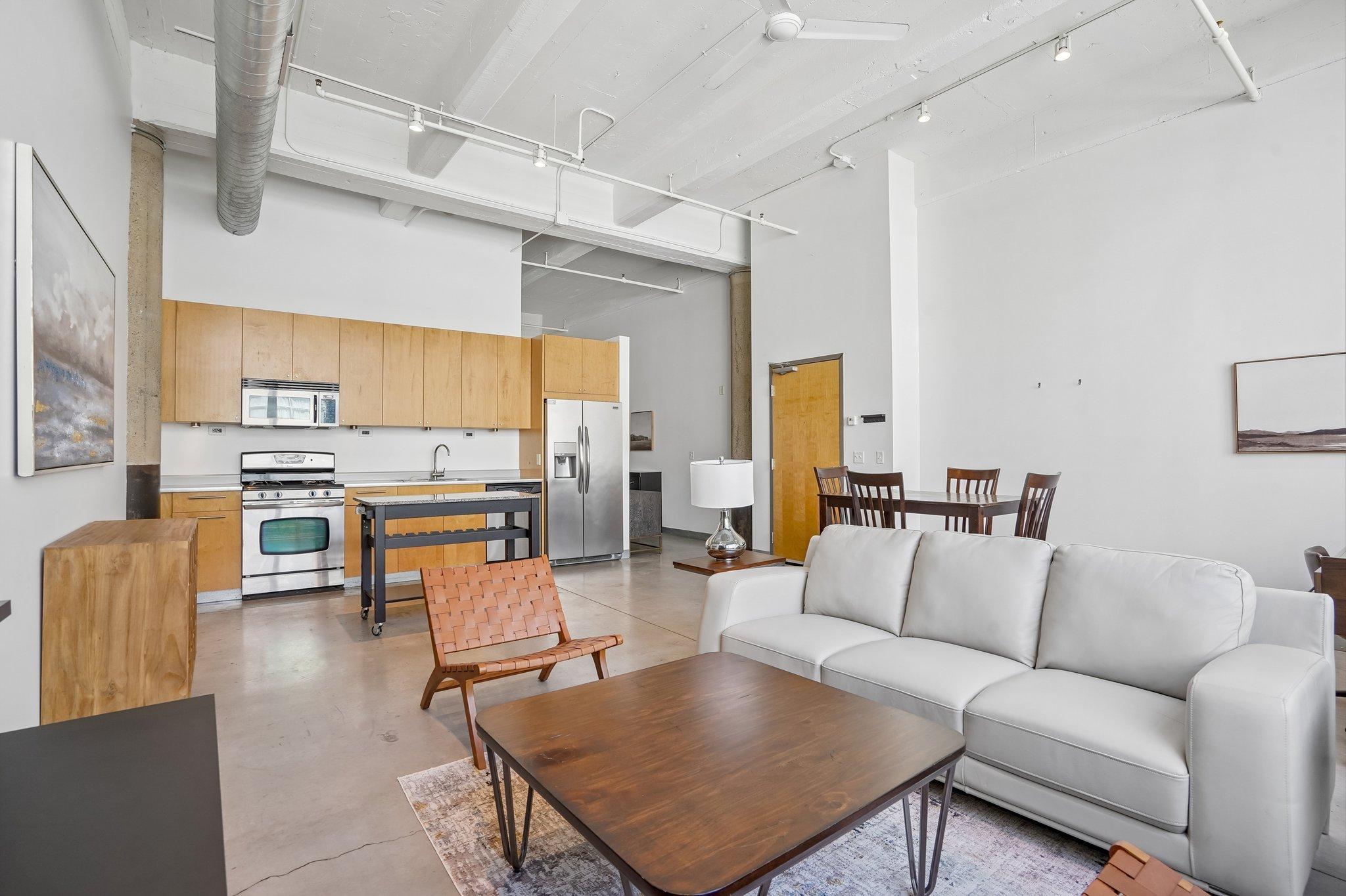 700 Washington Avenue N 523