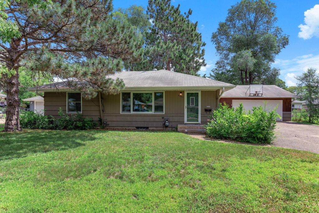 Photo of 6921 16th Avenue S, Richfield, MN 55423 (MLS # 7108309)