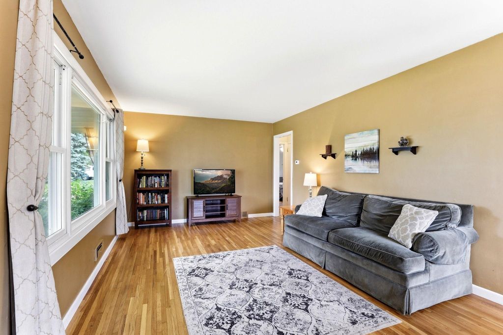 Photo of 6921 16th Avenue S, Richfield, MN 55423 (MLS # 7108309)