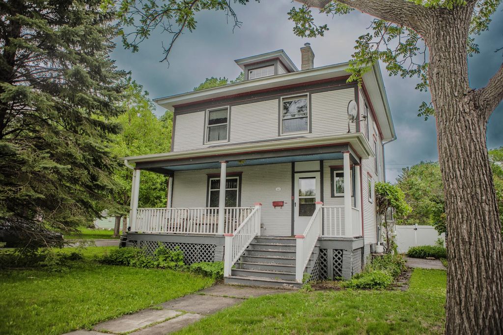 Photo of 210 E 6th Street, Morris, MN 56267 (MLS # 7009548)