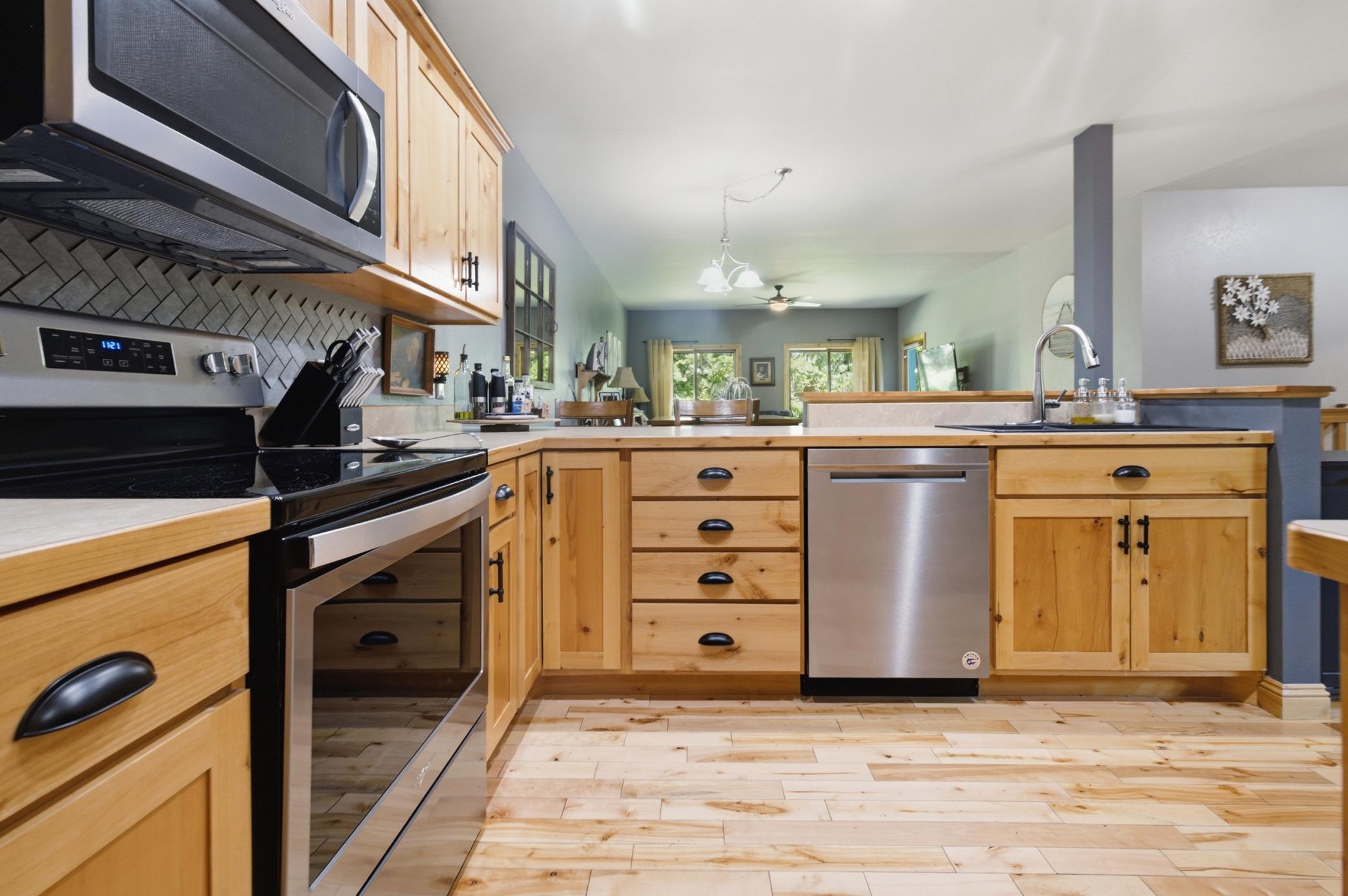 5646 Rush Lake Court