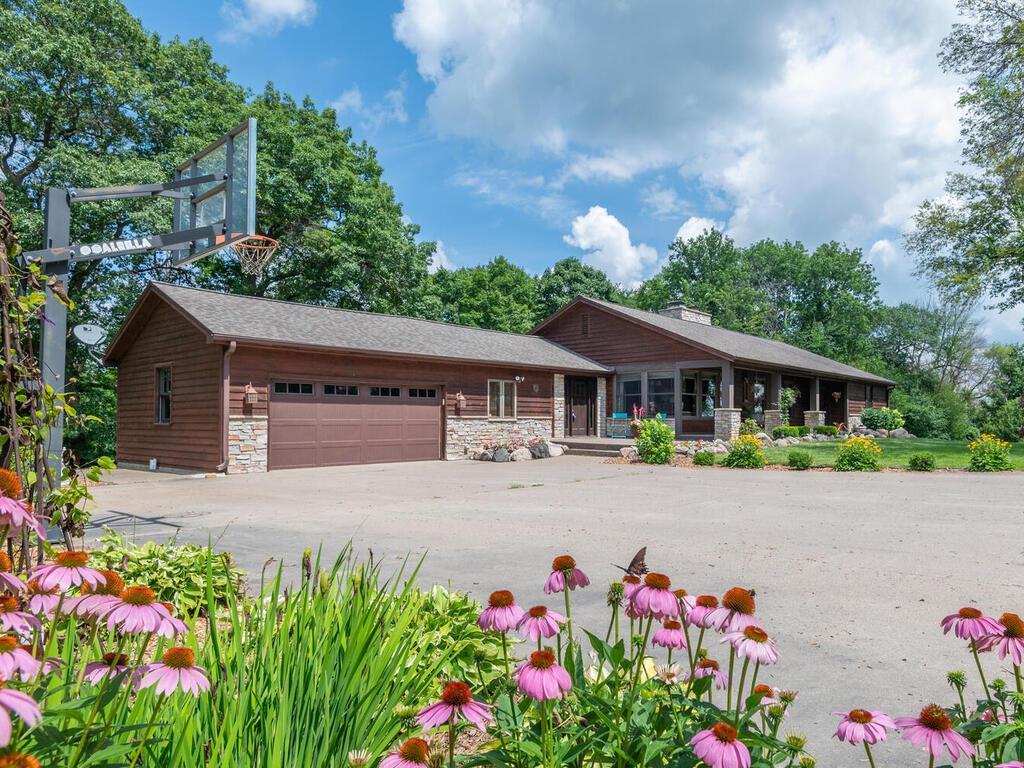 3882 Chippewa Road