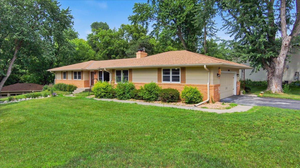 2300 Oakwood Drive