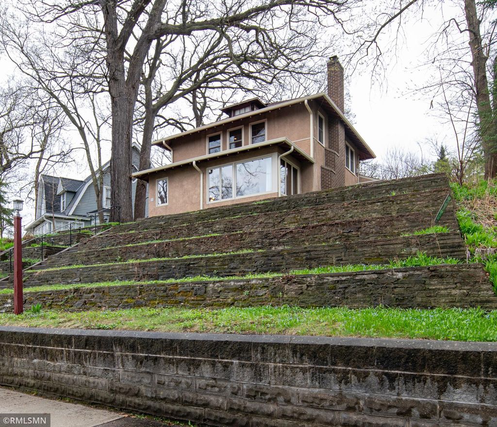 Photo of 91 Arthur Avenue SE, Minneapolis, MN 55414 (MLS # 7053328)