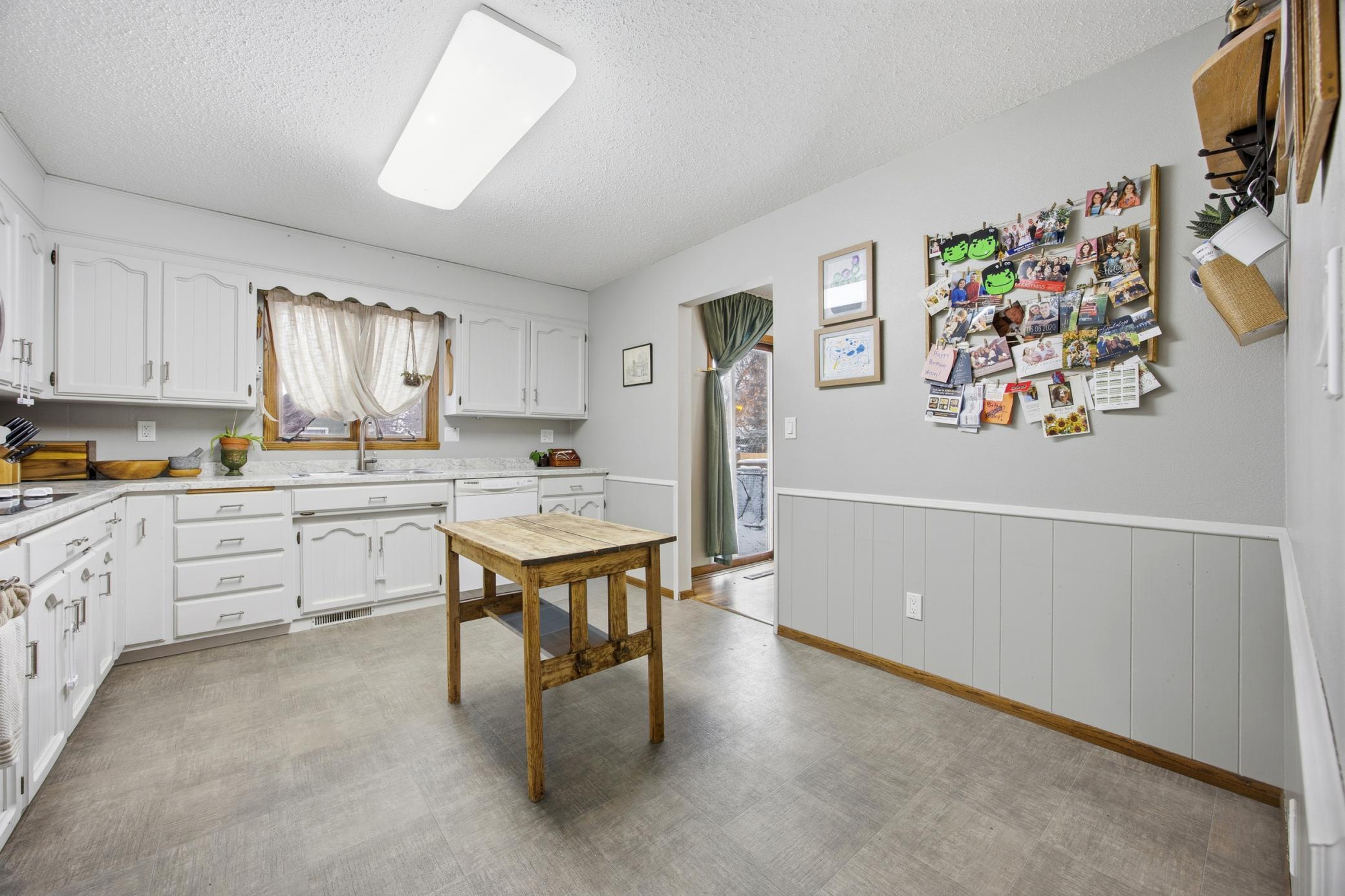 2867 Westgate Drive S