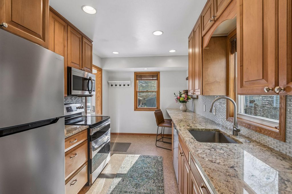 Photo of 3331 Virginia Avenue S, Saint Louis Park, MN 55426 (MLS # 7061570)
