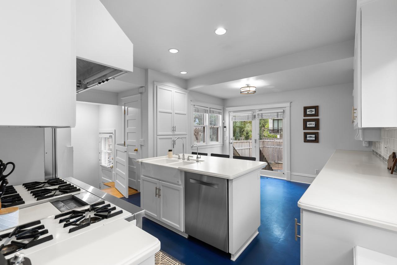 4740 Fremont Avenue S