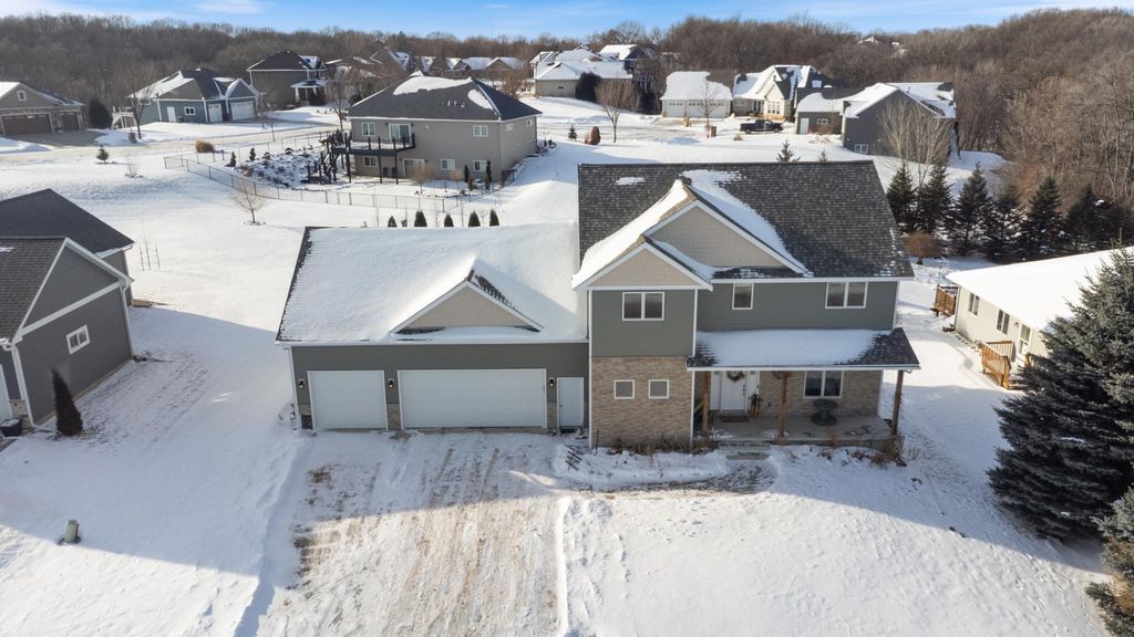 Photo of 108 South Brook Way, Mankato, MN 56001 (MLS # 7000096)
