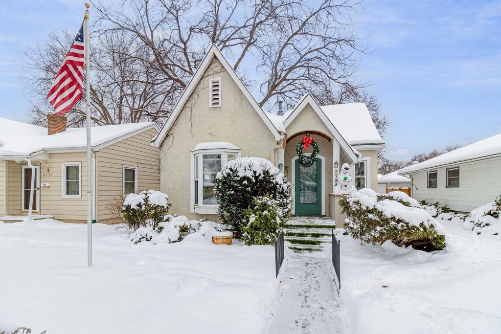 Photo of 3734 Perry Avenue N, Robbinsdale, MN 55422 (MLS # 6825734)