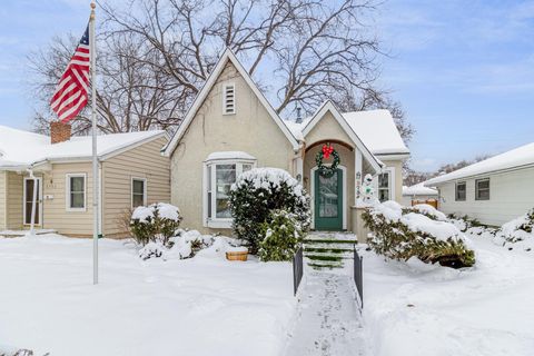 3734 Perry Avenue N Robbinsdale MN 55422