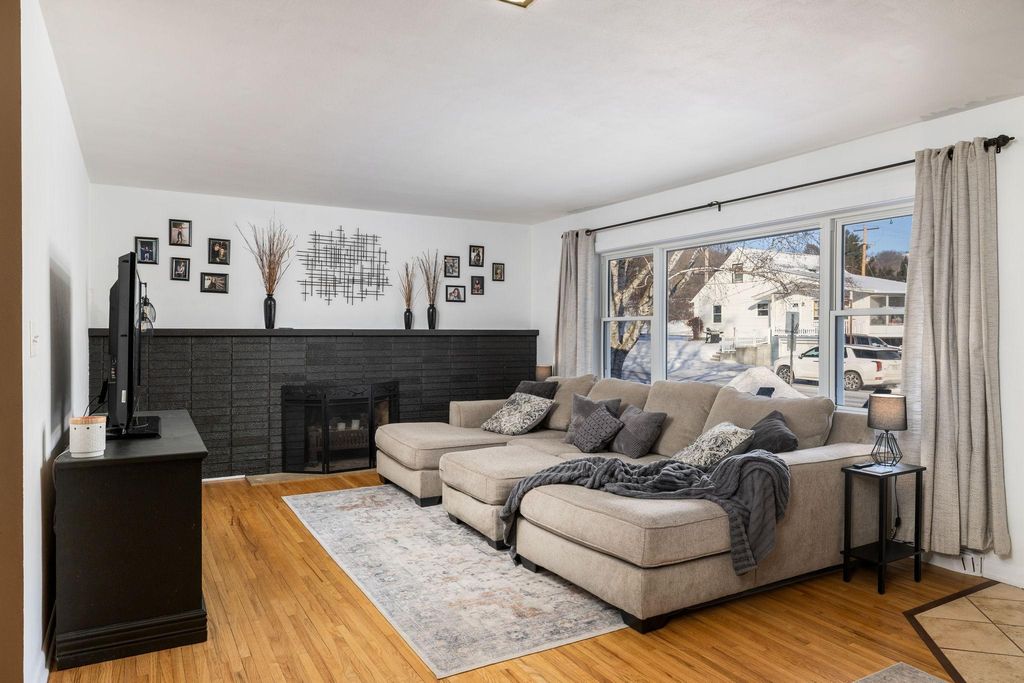 Photo of 421 N 3rd Street, La Crescent, MN 55947 (MLS # 7012856)