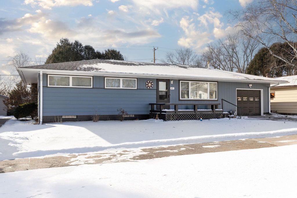 Photo of 421 N 3rd Street, La Crescent, MN 55947 (MLS # 7012856)