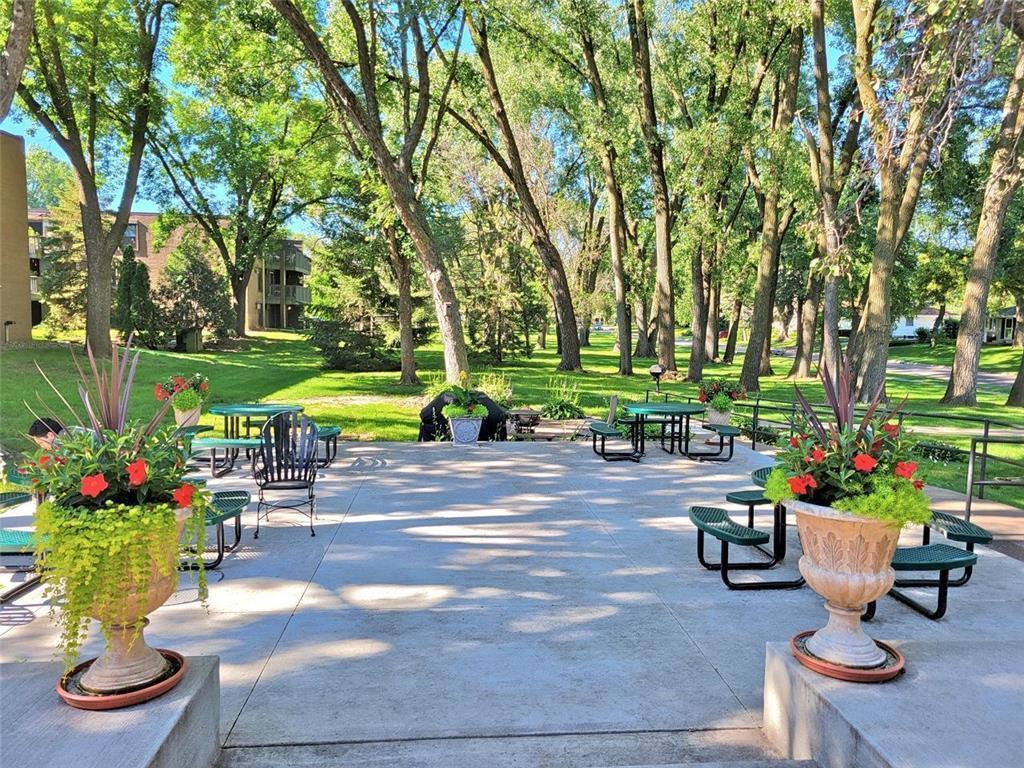 2800 Hamline Avenue N 332