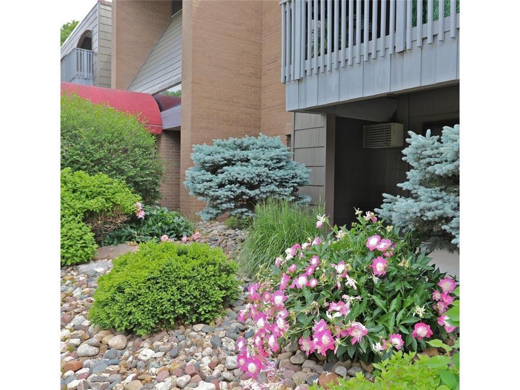 2800 Hamline Avenue N 332