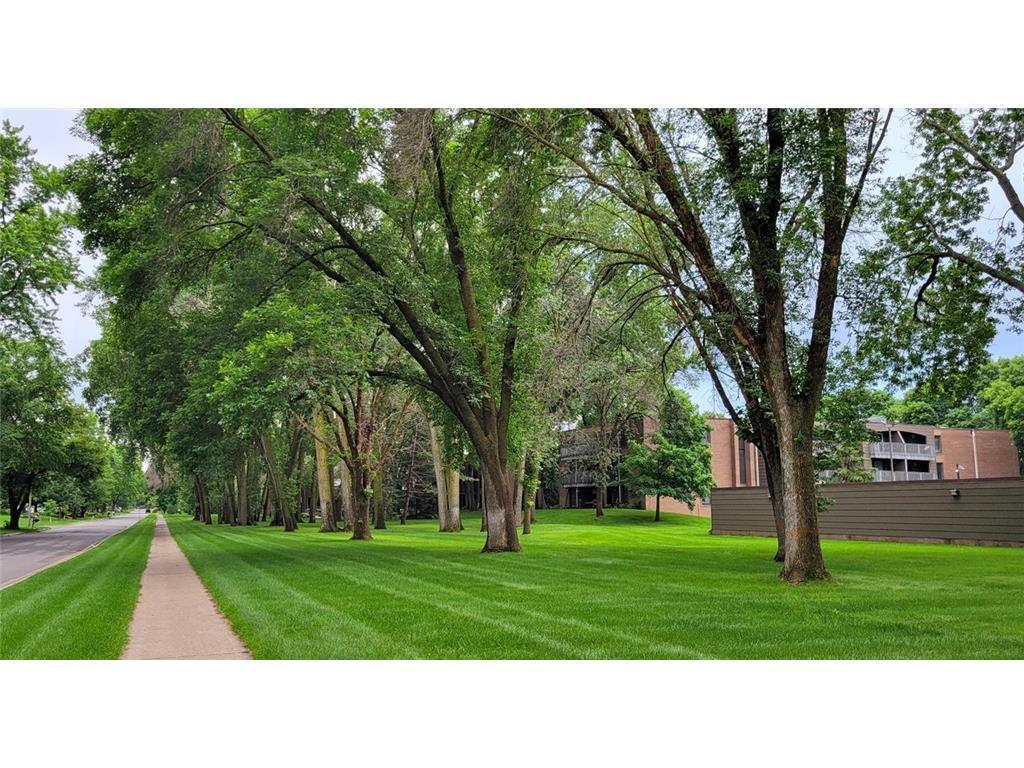 2800 Hamline Avenue N 332