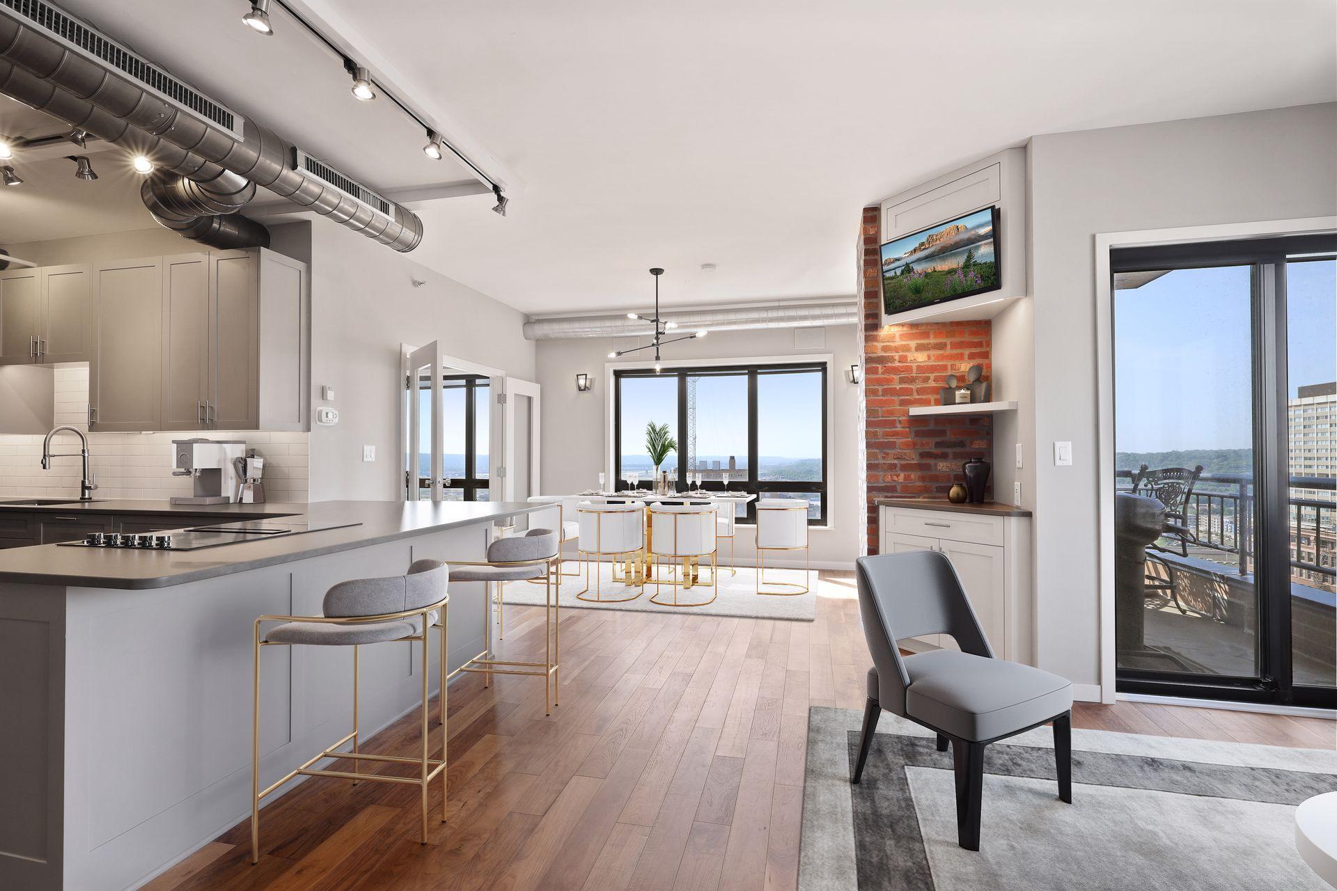 168 6th Street E 2702