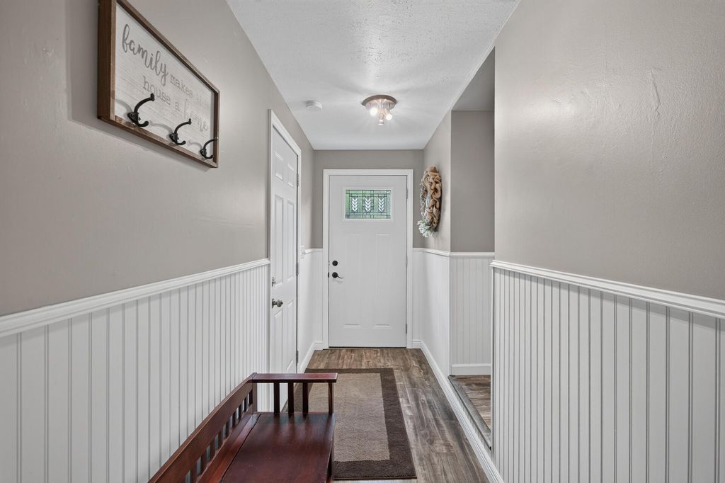Photo of 7844 Conroy Way, Inver Grove Heights, MN 55076 (MLS # 7101472)