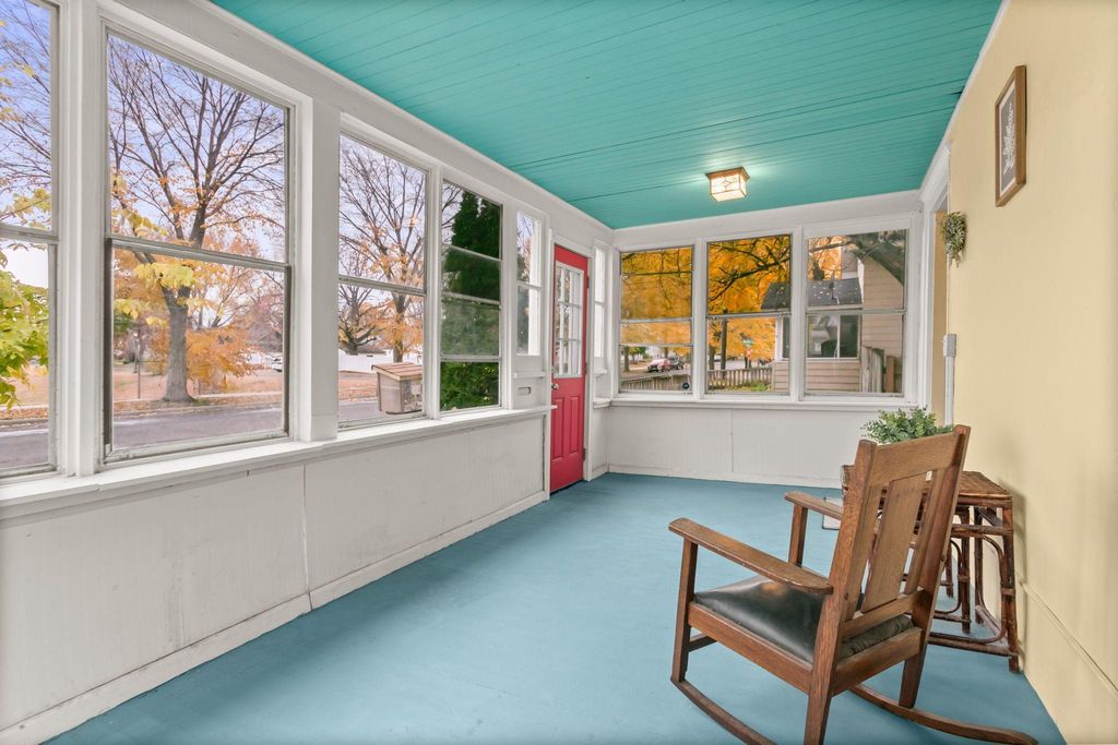 Photo of 1155 Seminary Avenue, Saint Paul, MN 55104 (MLS # 7028682)