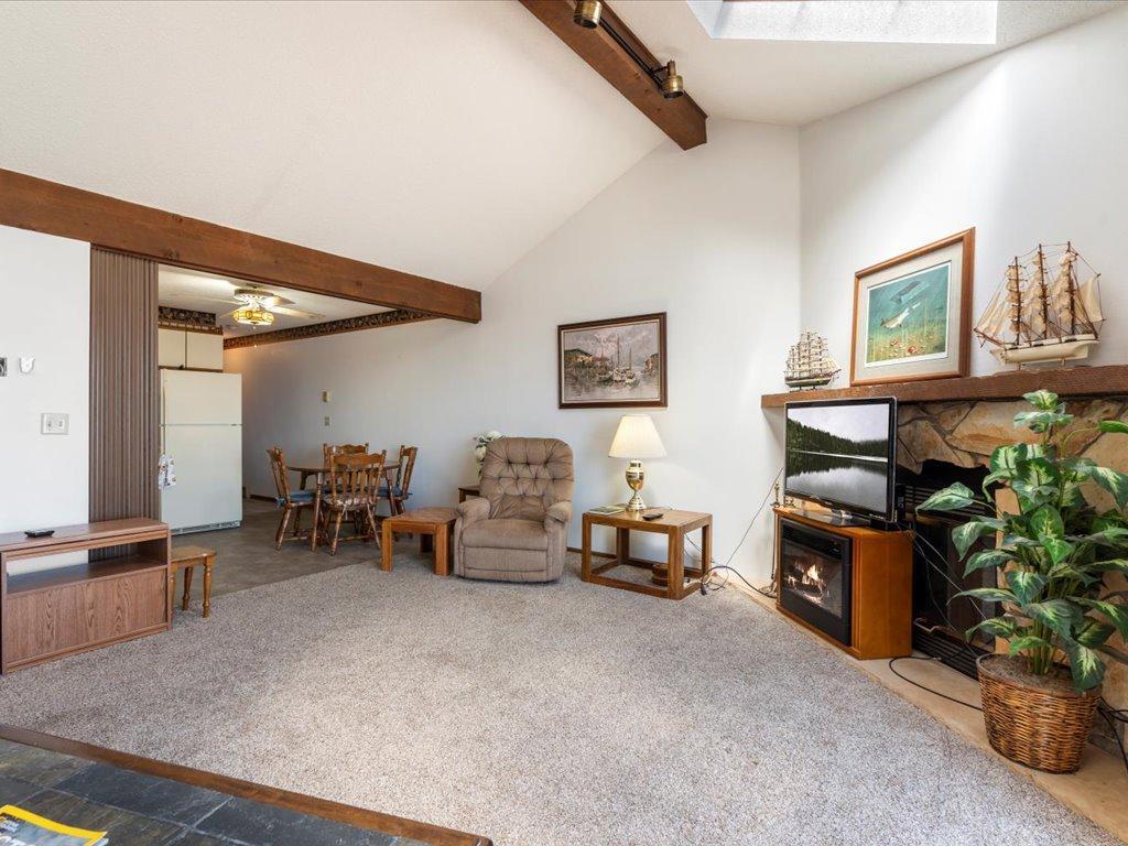 10490 US Highway 169 309