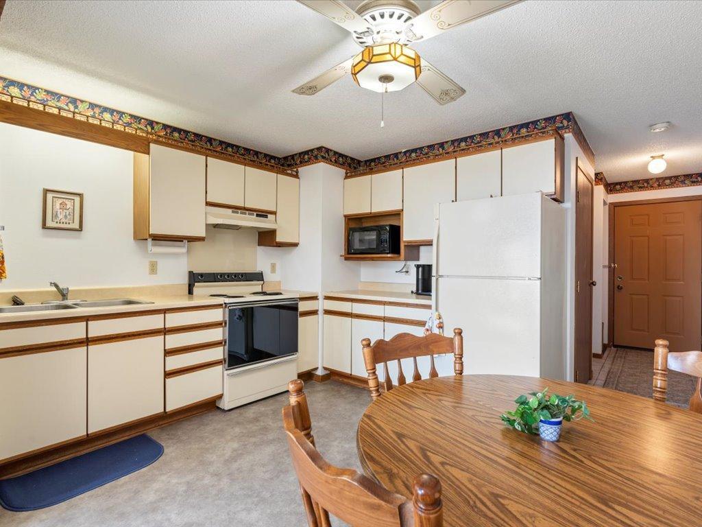 10490 US Highway 169 309
