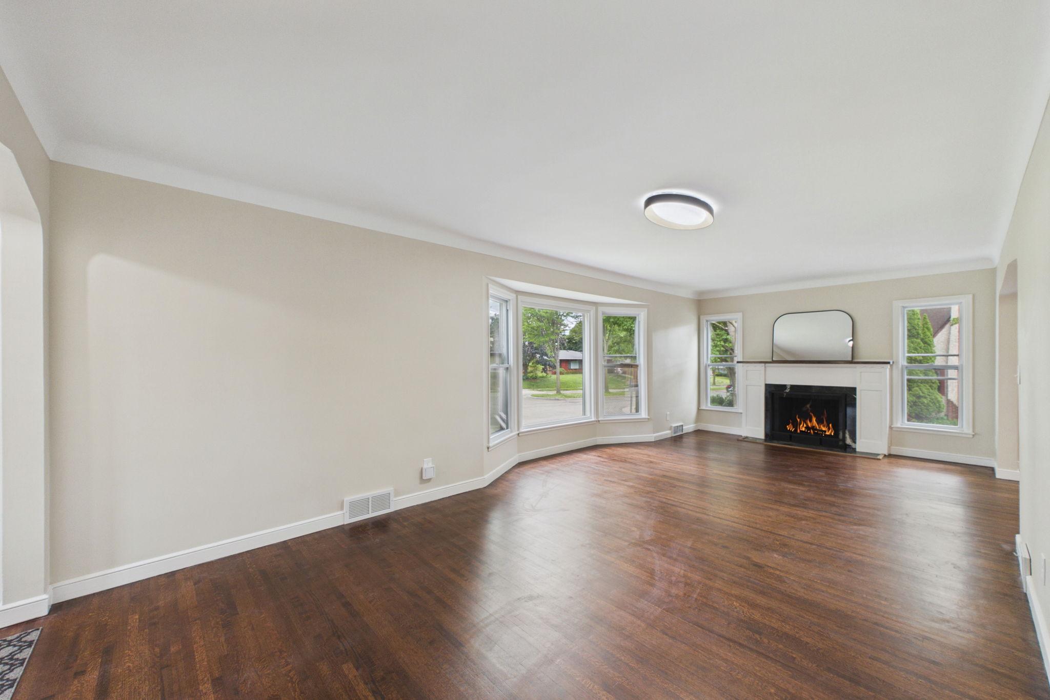 1599 Highland Parkway