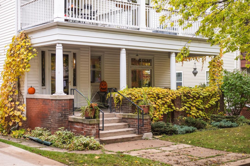 Photo of 1915 Fremont Avenue S, Minneapolis, MN 55403 (MLS # 7062801)