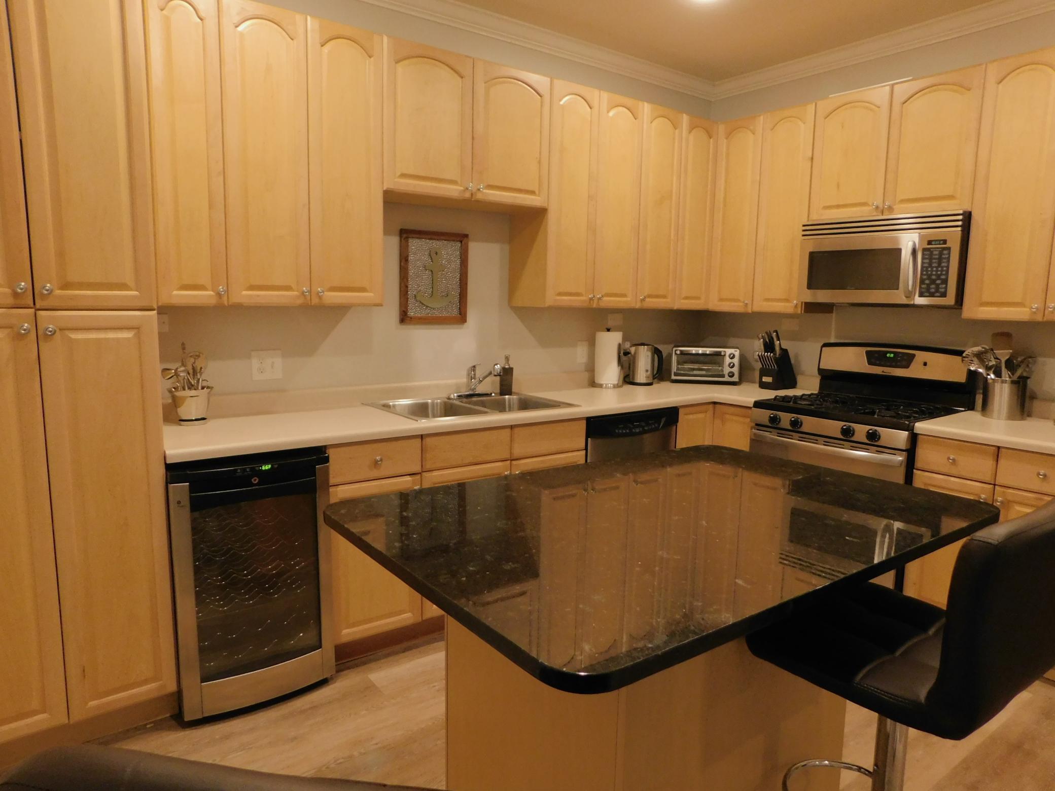 2412 Harriet Avenue 101