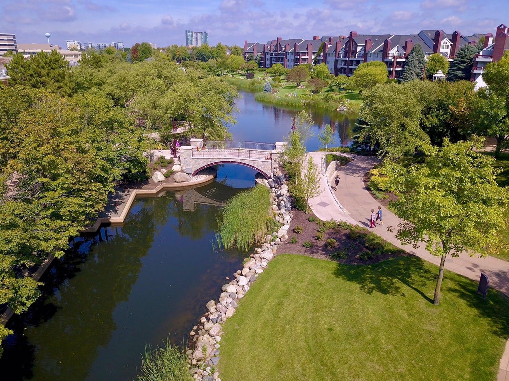 Photo of 7440 Edinborough Way #4314, Edina, MN 55435 (MLS # 7108541)