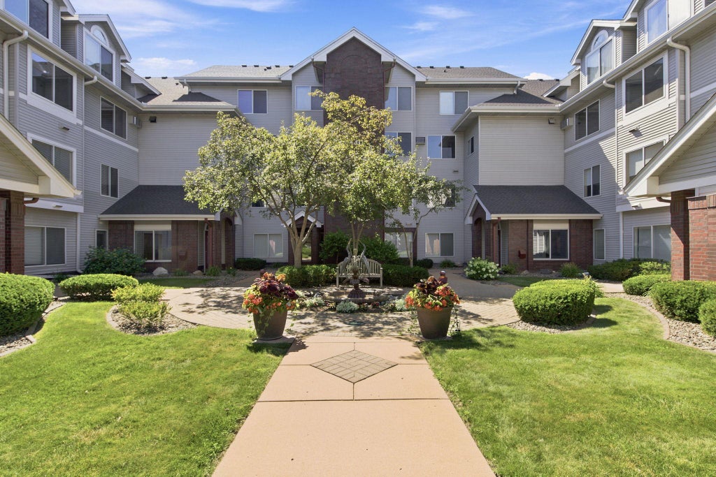 Photo of 7440 Edinborough Way #4314, Edina, MN 55435 (MLS # 7108541)