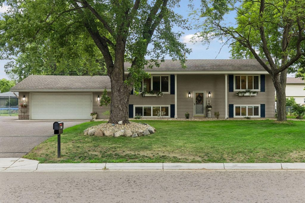 Photo of 7616 113 1/2 Avenue N, Champlin, MN 55316 (MLS # 7089669)