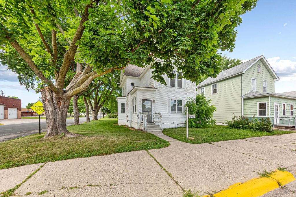 Photo of 105 Ash Avenue SW, Montgomery, MN 56069 (MLS # 7100335)
