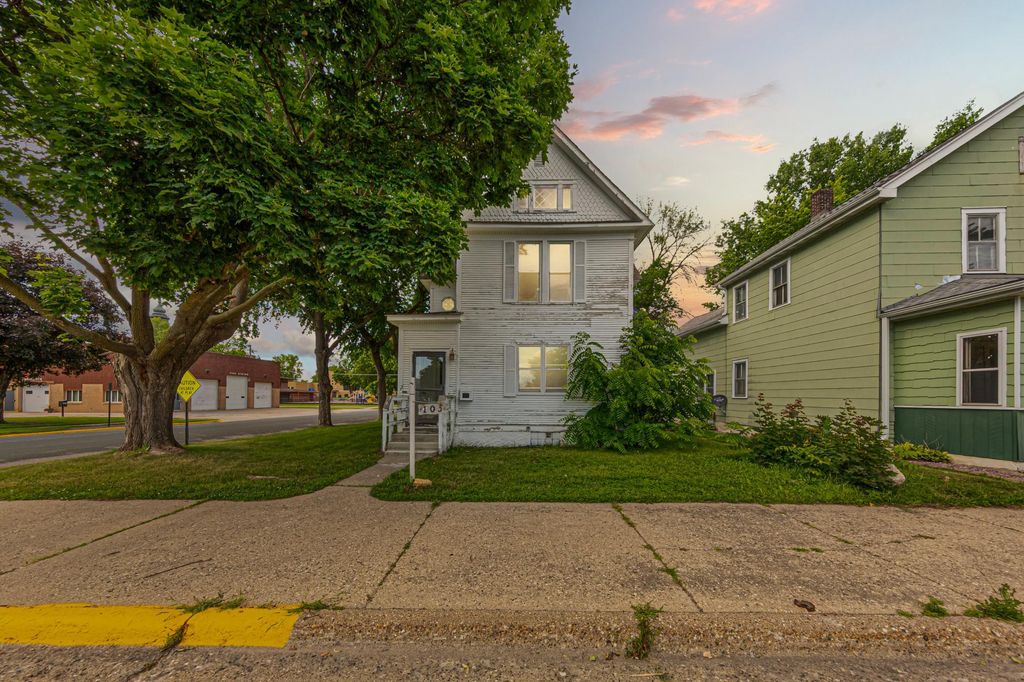 Photo of 105 Ash Avenue SW, Montgomery, MN 56069 (MLS # 7100335)