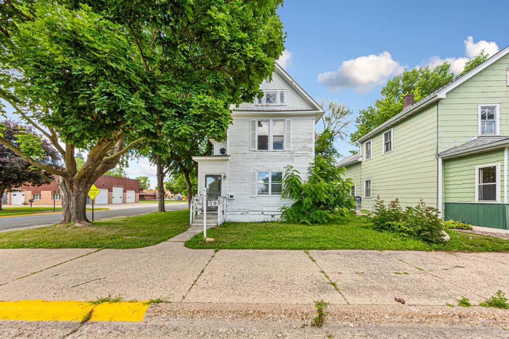 Photo of 105 Ash Avenue SW, Montgomery, MN 56069 (MLS # 7100335)