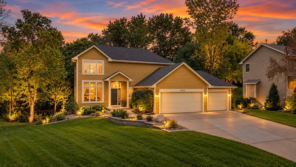 4143 CASHELL GLN, SAINT PAUL, MN 55122 - Image b2bd6fdce52cb64debf8bce60890fad2/3985188475