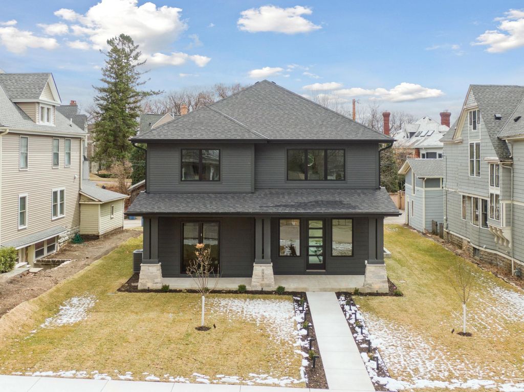 Photo of 1967 Sheridan Avenue S, Minneapolis, MN 55405 (MLS # 7010605)