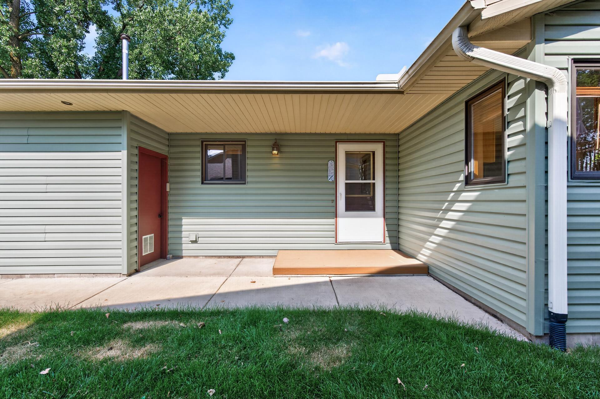 1819 9th Avenue SE - Photo 3