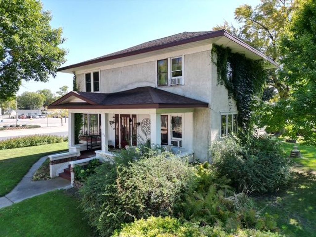 Photo of 108 W 4th Street, Redwood Falls, MN 56283 (MLS # 7047845)