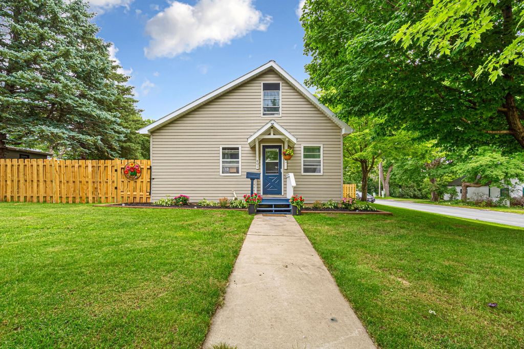 Photo of 401 N Section Avenue, Spring Valley, MN 55975 (MLS # 7097132)