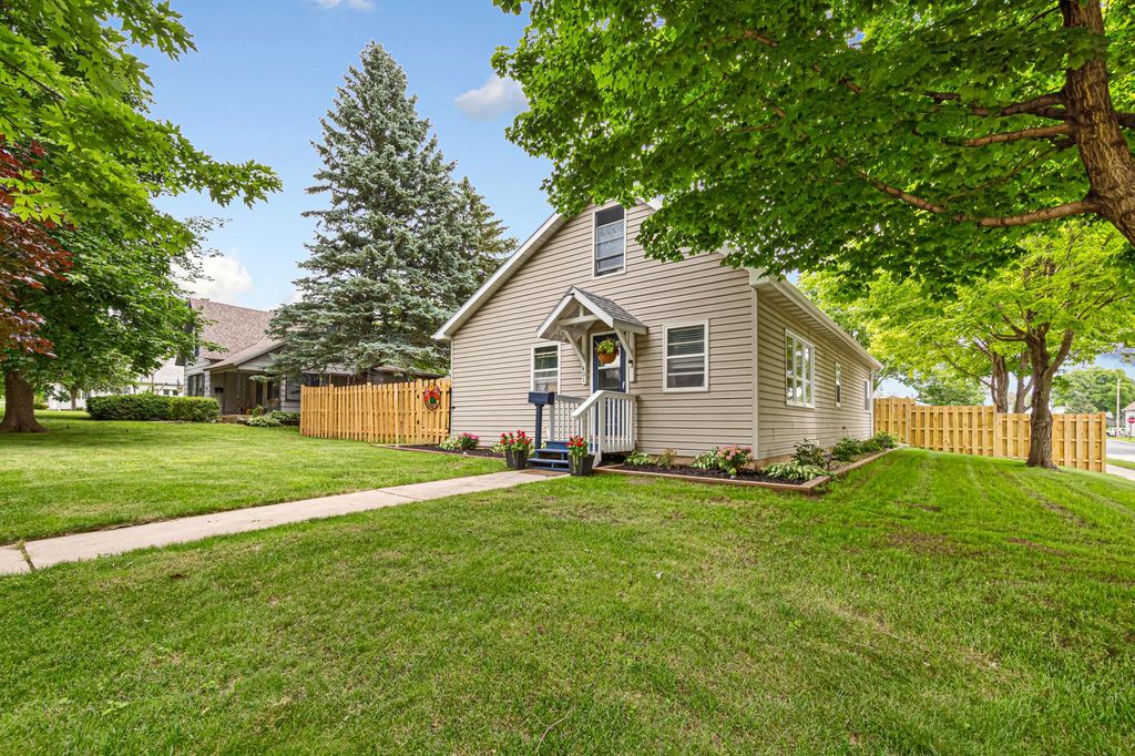 Photo of 401 N Section Avenue, Spring Valley, MN 55975 (MLS # 7097132)