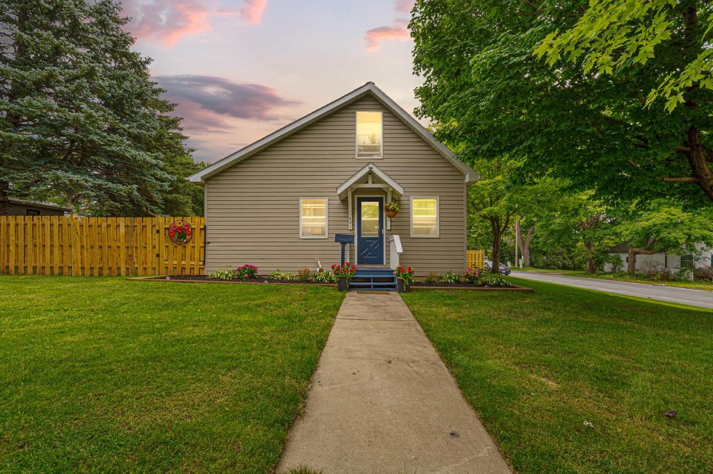 Photo of 401 N Section Avenue, Spring Valley, MN 55975 (MLS # 7097132)