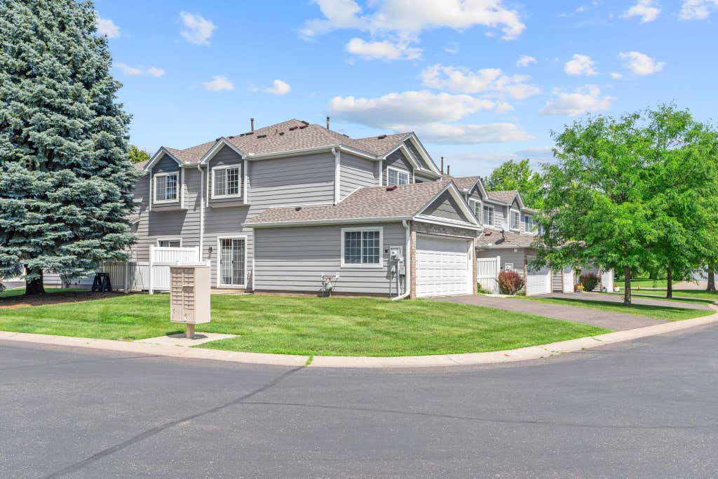 Photo of 623 Mariner Way, Woodbury, MN 55129 (MLS # 7106060)
