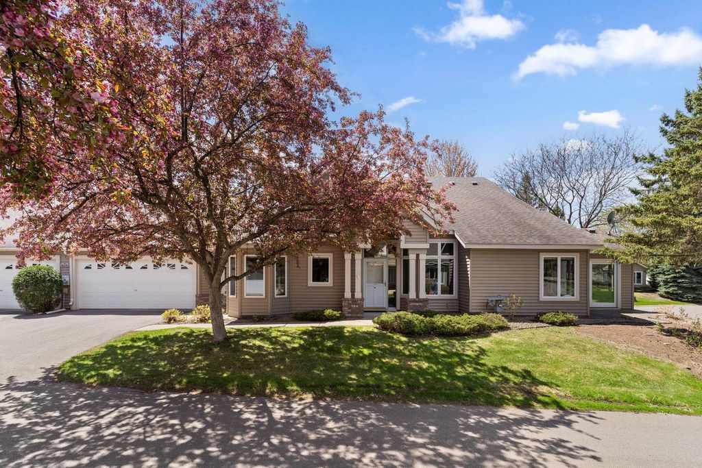 Photo of 962 Stratford Lane W, Burnsville, MN 55337 (MLS # 7065918)