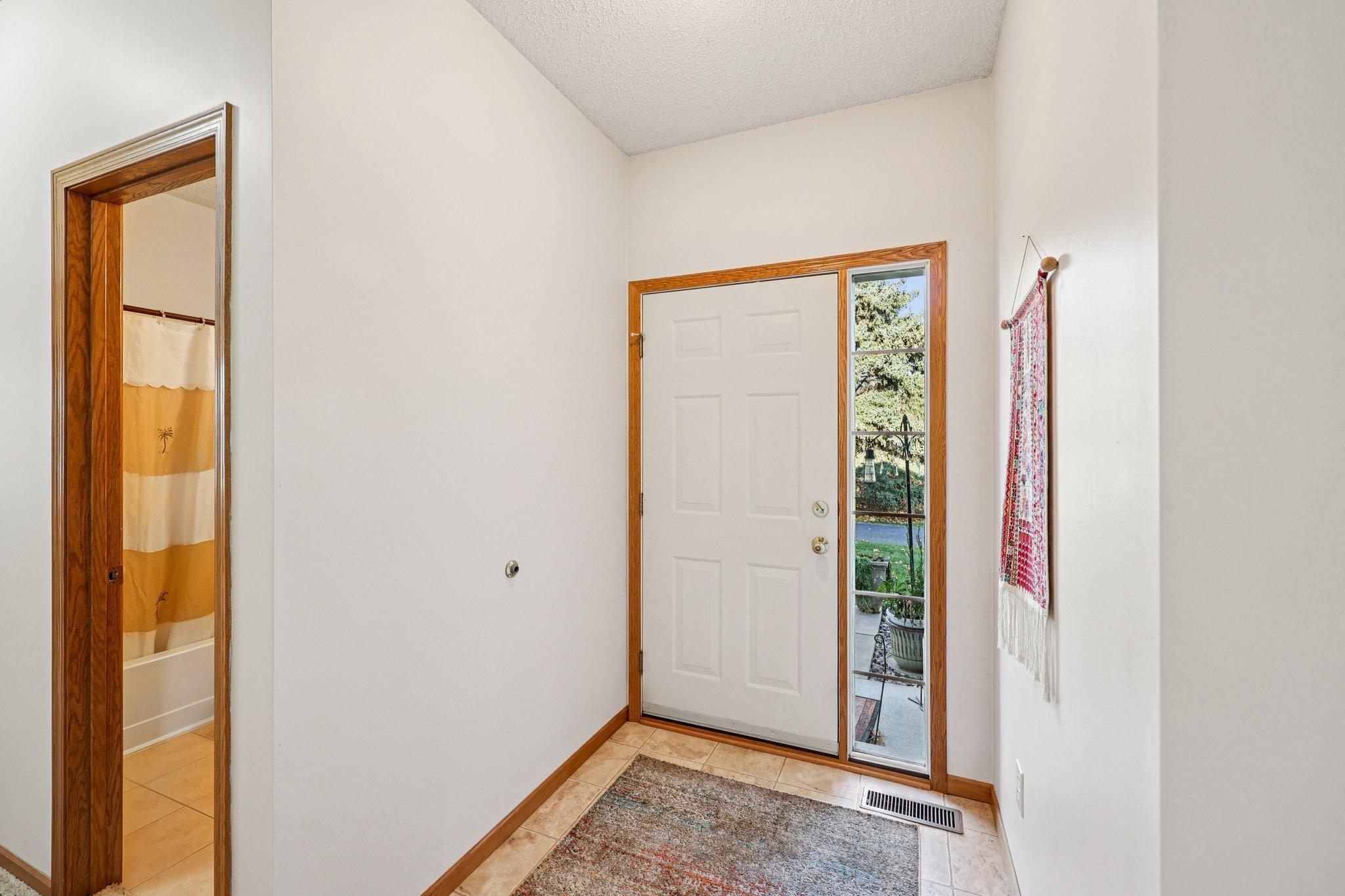 11151 Hastings Street NE