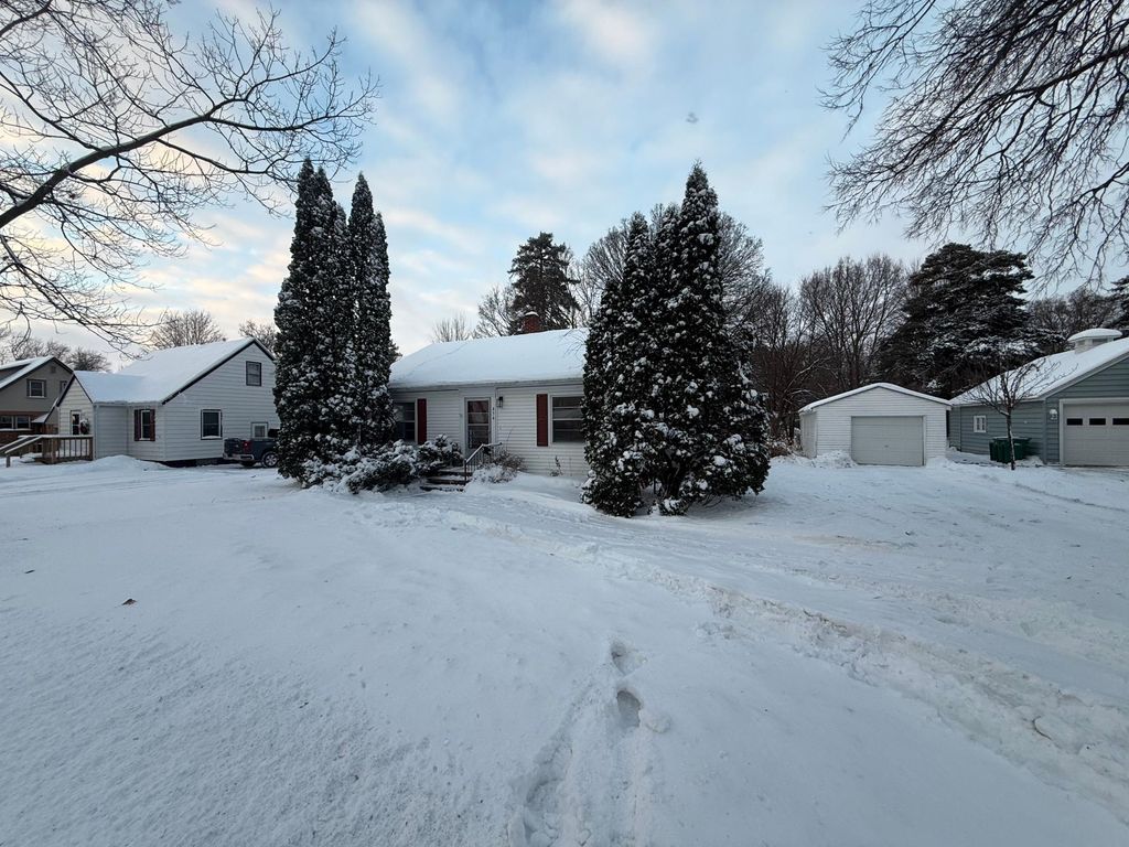 Photo of 434 Evergreen Park Boulevard, Litchfield, MN 55355 (MLS # 6826099)
