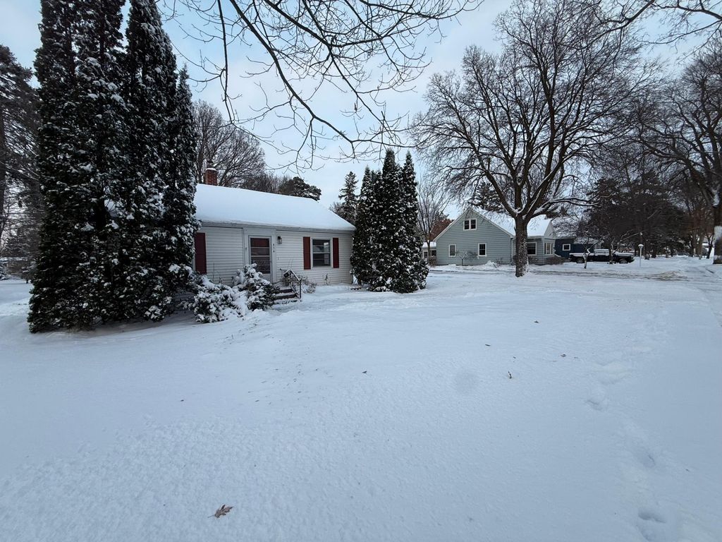 Photo of 434 Evergreen Park Boulevard, Litchfield, MN 55355 (MLS # 6826099)