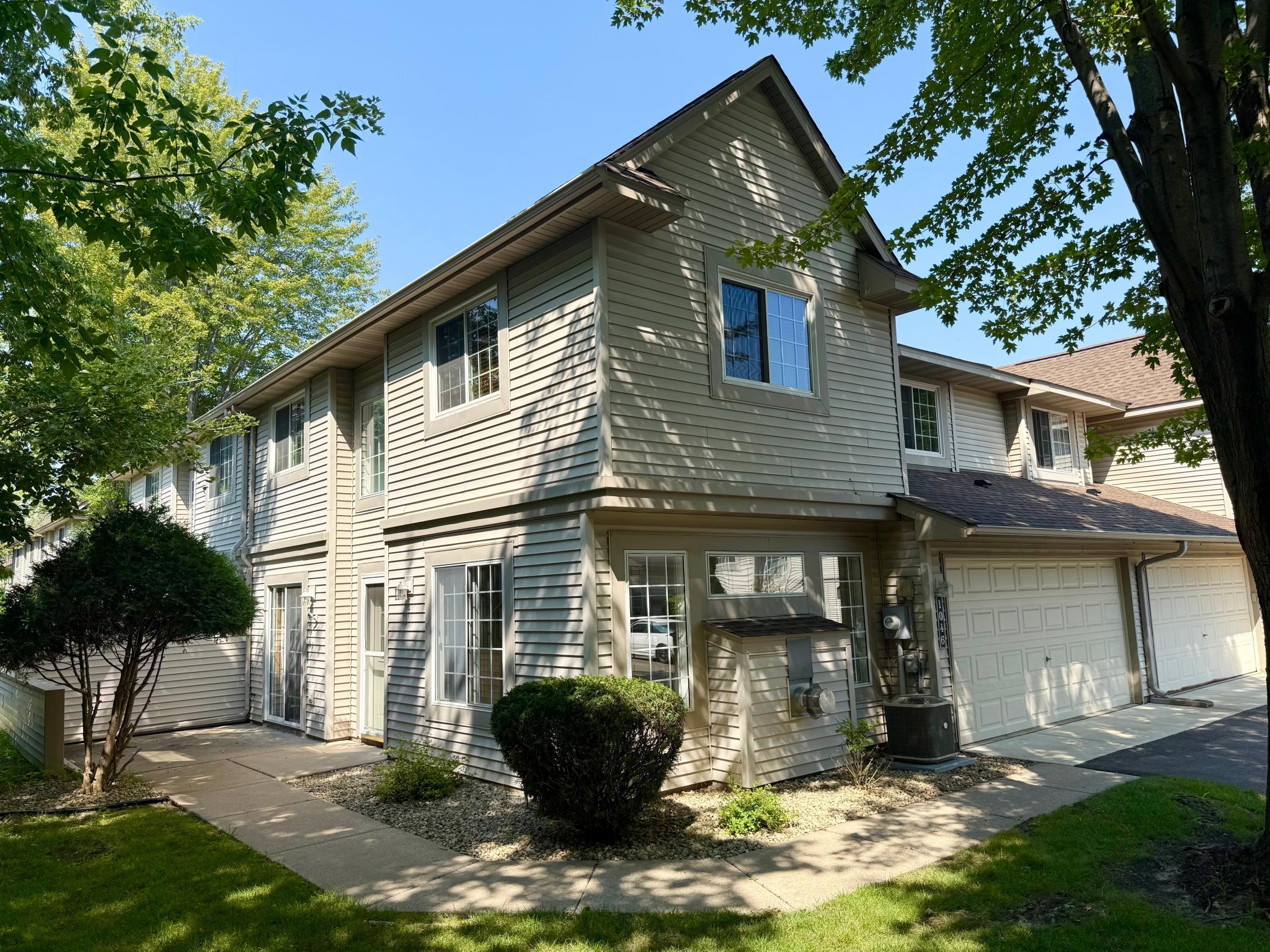 1046 Lovell Avenue W