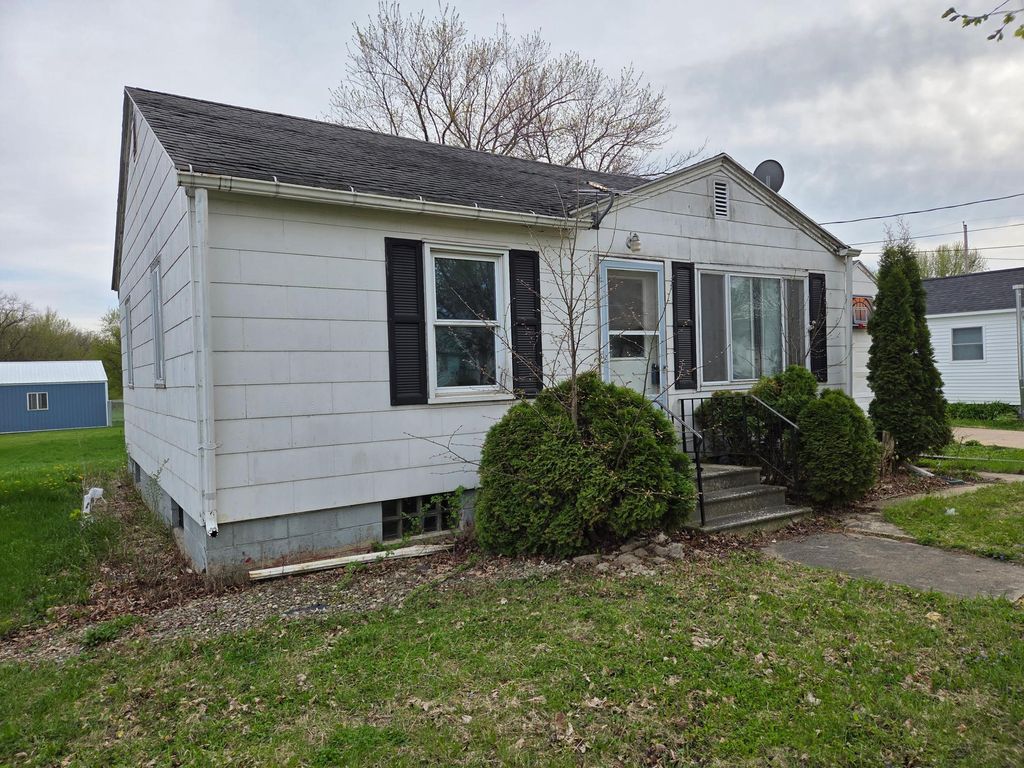 Photo of 404 SE Pleasant Street, Brownsdale, MN 55918 (MLS # 7061484)