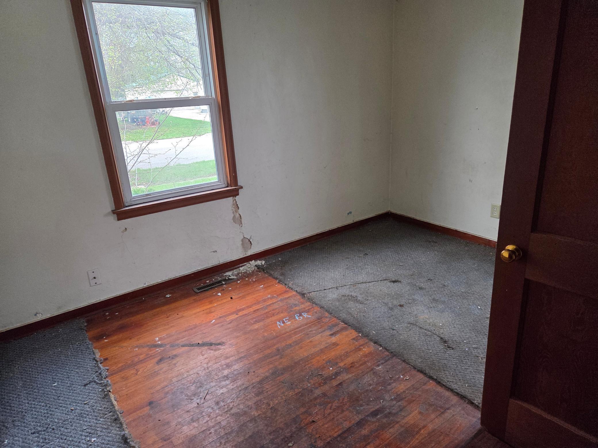 404 SE Pleasant Street