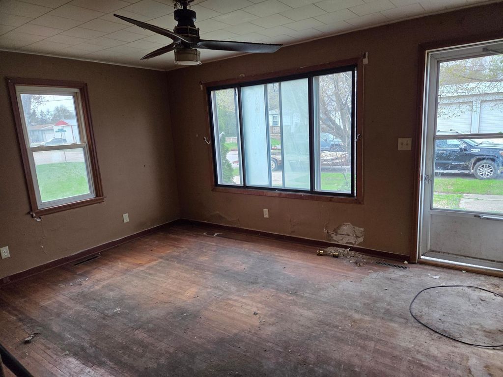 Photo of 404 SE Pleasant Street, Brownsdale, MN 55918 (MLS # 7061484)